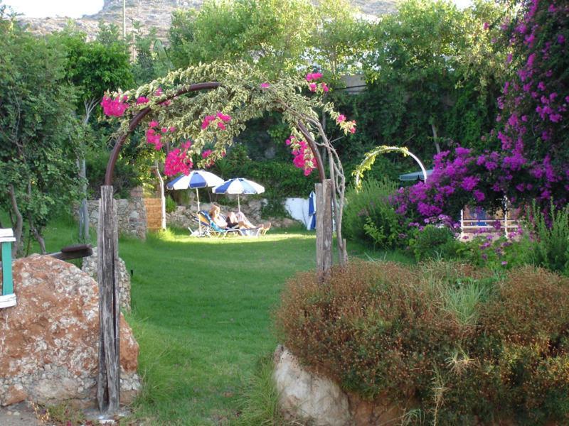 Iliostasi Beach Apartments Chersonissos Buitenkant foto