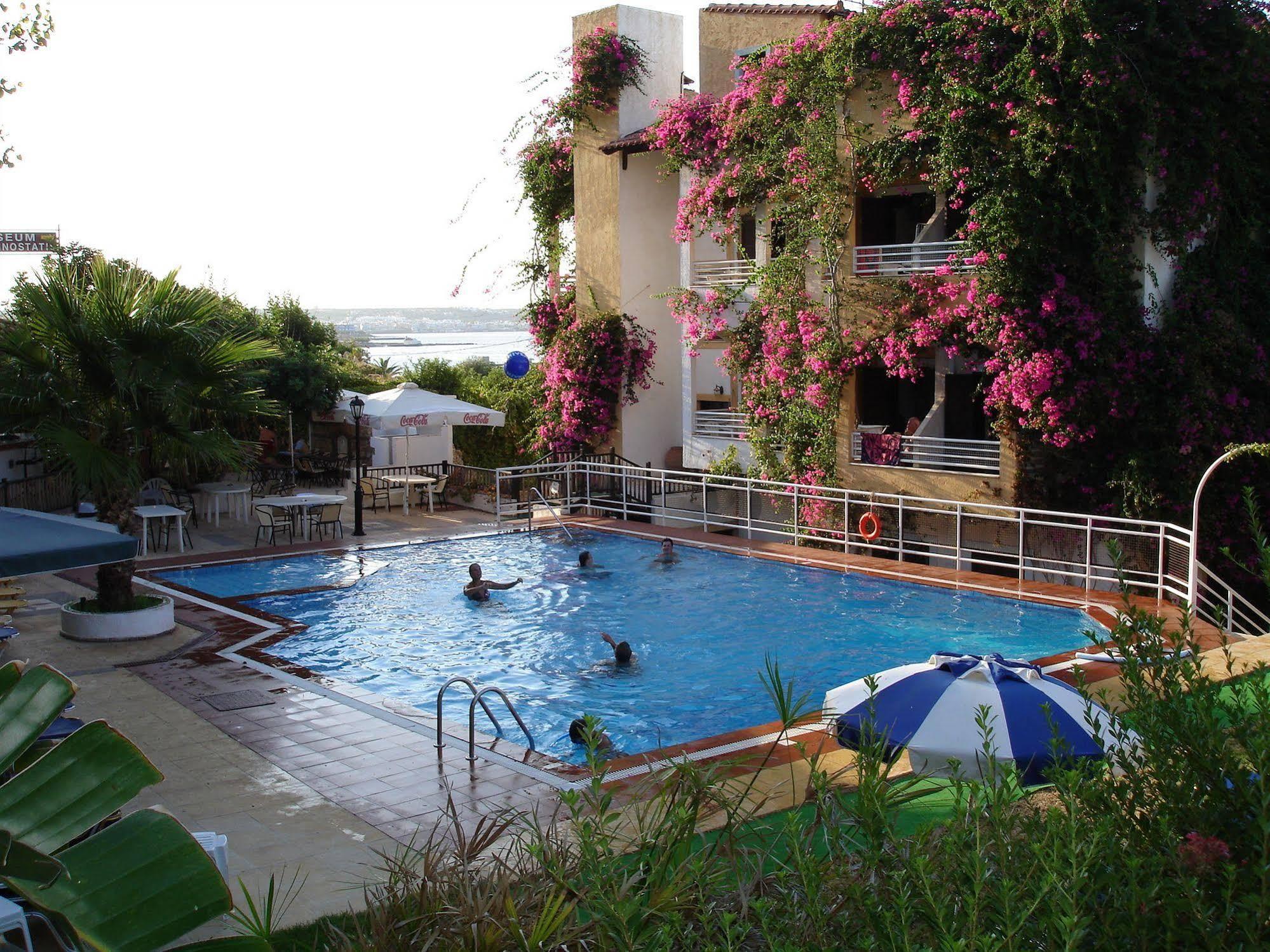 Iliostasi Beach Apartments Chersonissos Buitenkant foto