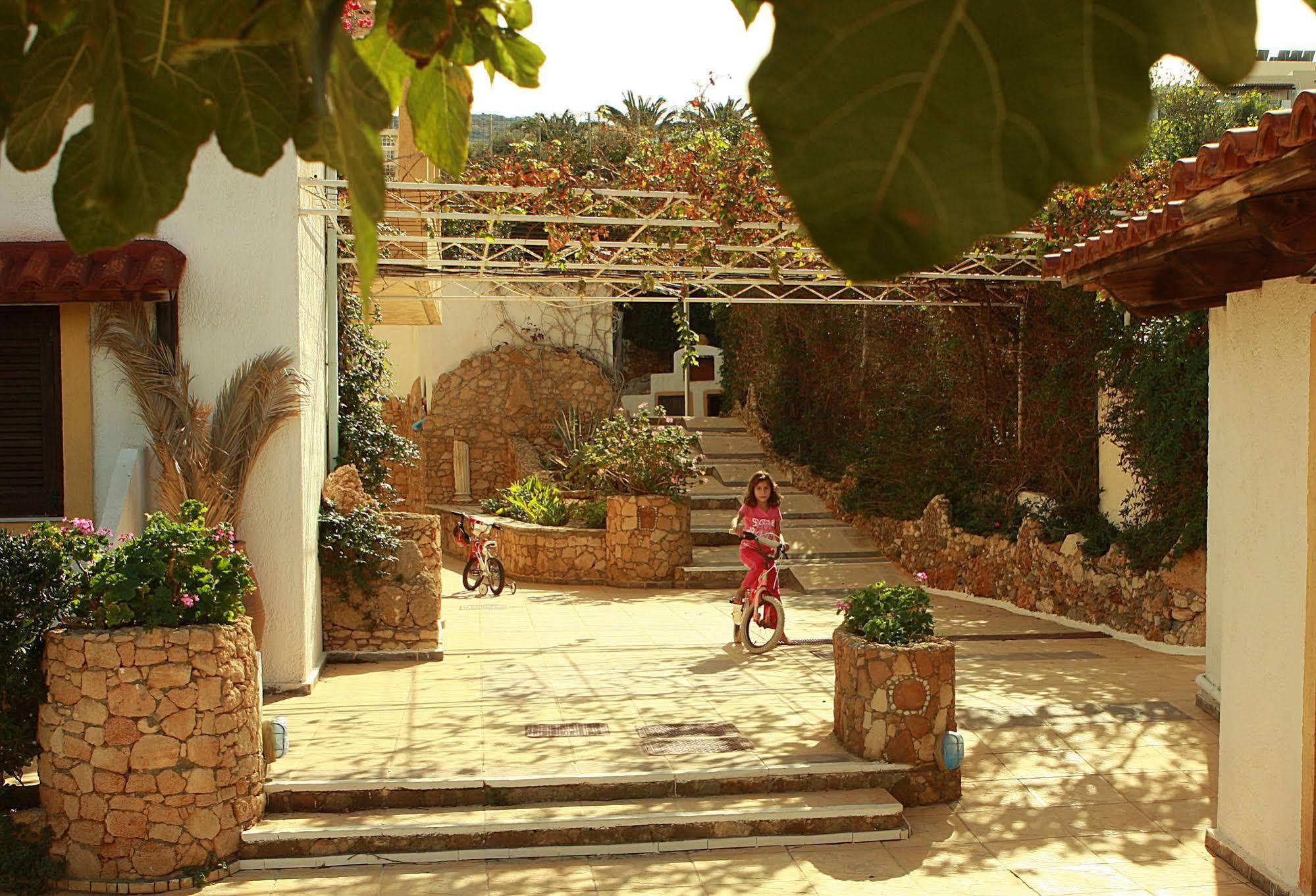Iliostasi Beach Apartments Chersonissos Buitenkant foto
